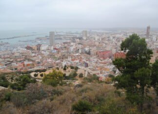 Alicante obtiene la Escoba de Platino 2022 por su limpieza en las calles de la ciudad