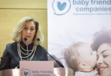 La Comunidad de Madrid ya ha concedido 1.700 ayudas de 500 euros mensuales a madres menores de 30 años