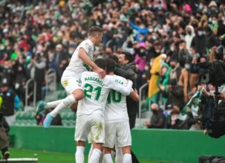 El propietario del Elche C.F. se emociona al hacer balance de la temporada y del futuro del club