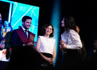 Díaz Ayuso llama a los colegios mayores a “combatir” para evitar que la “ley de la selva” impere en los espacios universitarios