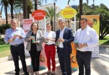 La Comunidad de Murcia cofinancia una campaña de promoción de la fruta de hueso regional entre los cruceristas llegados a Cartagena