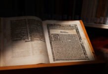 La Biblioteca Regional de Murcia expone la obra más antigua de su colección