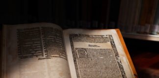 La Biblioteca Regional de Murcia expone la obra más antigua de su colección