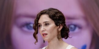 Díaz Ayuso presenta la campaña solidaria «Ucrania te necesita» para animar a los madrileños a seguir prestando ayuda a los ucranianos