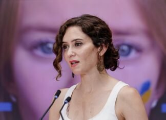 Díaz Ayuso presenta la campaña solidaria «Ucrania te necesita» para animar a los madrileños a seguir prestando ayuda a los ucranianos