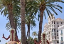 Alicante rinde homenaje a sus mujeres Belleas con esculturas florales en la Plaza del Mar de la ciudad en el arranque de las Hogueras 2022