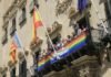 Alicante inicia la semana del Orgullo con el acto protocolario de despliegue de bandera en su Ayuntamiento