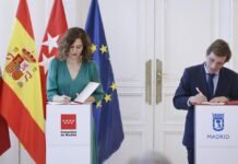 Díaz Ayuso firma un convenio para modernizar los servicios sociales de Madrid con nuevos Centros de Día y mejoras en las residencias