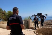 Los bomberos del SPEIS de Alicante prueban drones para salvar vidas en el mar