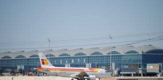 La Comunidad de Madrid informa sobre los derechos de los viajeros en caso de cancelación y retrasos de sus vuelos