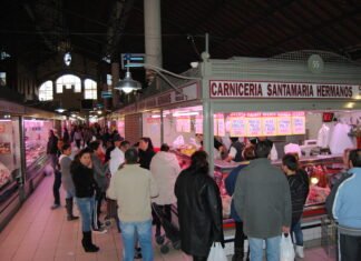 El Ayuntamiento de Alicante afirma que los mercados municipales han aumentado sus ventas un 10% en el año 2024