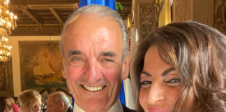 Conferencias, travestis y Mario Conde. El extraño retorno de Macarena Olona