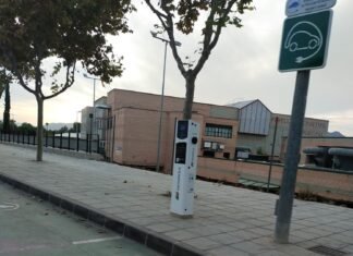 El ayuntamiento de Aspe se resiste a la elaboración de la ordenanza municipal que regule los puntos de carga de vehículos eléctricos
