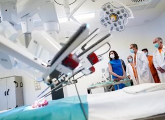 Díaz Ayuso presenta el nuevo Centro Quirúrgico del Hospital público Gregorio Marañón, más de 16.000 metros cuadrados dotados de tecnología de vanguardia
