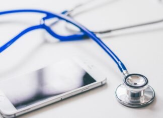 Los hospitales públicos de la Comunidad de Madrid han realizado más de 320.000 consultas con telemedicina en lo que va de año