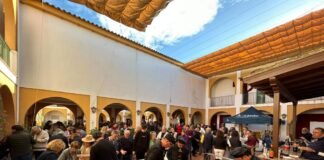 Alicante se promocionó en El Rocío guisando un arroz para quinientos comensales