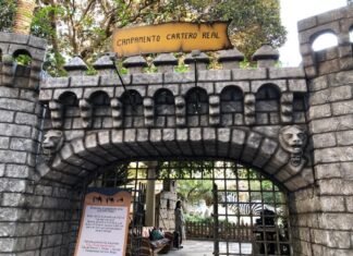 Los Carteros Reales abren sus puertas a los niños de Alicante ante la llegada de los Magos de Oriente