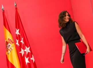 Díaz Ayuso: “Vivimos una degradación institucional sin precedentes que compromete la democracia, la libertad y el Estado de Derecho”