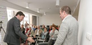 Un edificio municipal de Alicante cuenta con un robot que velará por la seguridad y salud de sus inquilinos