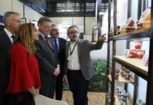 Ximo Puig anuncia refuerzo en la ayuda de la Generalitat al sector hortofrutícola valenciano