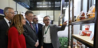 Ximo Puig anuncia refuerzo en la ayuda de la Generalitat al sector hortofrutícola valenciano