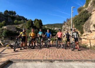 Agentes internacionales de viajes recorren la Región de Murcia en bicicleta para conocer su oferta cicloturista