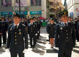 La Generalitat Valenciana condecora a 145 agentes de las policías locales de Alicante por «su destacada labor en defensa de la seguridad pública»