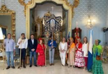 La Hermandad del Rocío de Alicante visita el Ayuntamiento de la ciudad antes de partir hacia Almonte