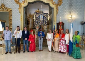 La Hermandad del Rocío de Alicante visita el Ayuntamiento de la ciudad antes de partir hacia Almonte
