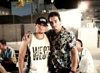 Dos jóvenes mantienen con vida a un hombre en parada cardíaca en un autobús de Alicante