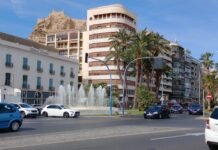 La capital de Alicante cierra al tráfico su frente litoral del casco urbano