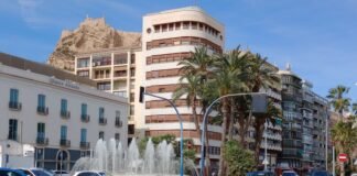 La capital de Alicante cierra al tráfico su frente litoral del casco urbano