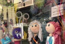 Alicante premia a los mejores escaparates decorados con motivo de las Hogueras 2023