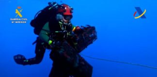 Intervenidos casi 200 kilogramos de cocaína en la parte sumergida del casco de un buque en Las Palmas