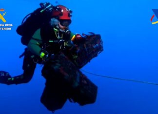 Intervenidos casi 200 kilogramos de cocaína en la parte sumergida del casco de un buque en Las Palmas