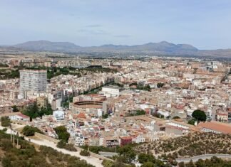 El bono consumo inyecta en el pequeño comercio de Alicante 6.300.000 euros