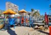 Alicante moderniza los juegos infantiles de todas las playas en la capital de la Costa Blanca