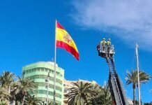 La Asociación Amigos de la Bandera logran el cambio de la bandera de España en la Plaza del Mar de Alicante