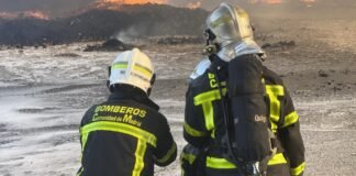 La Comunidad de Madrid cambia a color rojo los nuevos uniformes de intervención del Cuerpo de Bomberos para reducir el estrés térmico