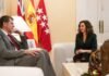 Díaz Ayuso se reúne con el embajador de Reino Unido en España para fortalecer las relaciones políticas y comerciales