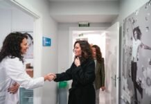 Díaz Ayuso anuncia dos nuevos centros públicos sanitarios especializados en infecciones de transmisión sexual en Alcorcón y Chamberí