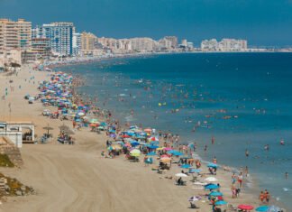 Murcia supera por primera vez la barrera de 1.700.000 viajeros en sus alojamientos turísticos