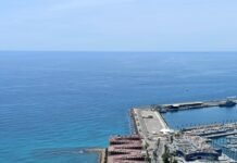 Salvamento realizó en julio 2.400 asistencias y 50 rescates en las playas de Alicante