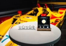 HONOR Magic V2 – el smartphone plegable más fino del mundo – llega de la mano de PORSCHE DESIGN