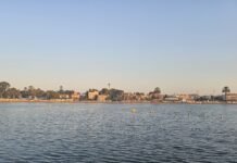 La Comunidad de Murcia inicia el balizamiento de 60 playas del Mar Menor