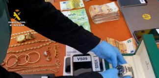 La Guardia Civil detiene en Málaga y Valencia cuatro personas por vender armas a organizaciones criminales