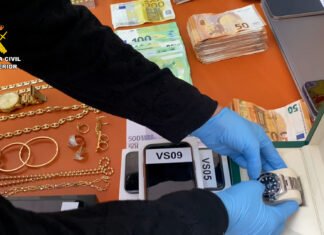 La Guardia Civil detiene en Málaga y Valencia cuatro personas por vender armas a organizaciones criminales