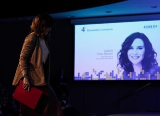 Díaz Ayuso reconoce el papel del comercio con las cifras “reales” y no de “maquillaje” que genera: 29.000 millones y 400.000 empleos