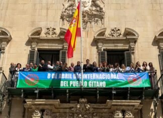 Alicante homenajeó al pueblo gitano dentro de una apuesta de convivencia sin barreras ni estereotipos