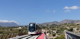 El tren Gandía-Oliva inicia su estudio para restablecer la línea cincuenta años después de su cierre en 1974
